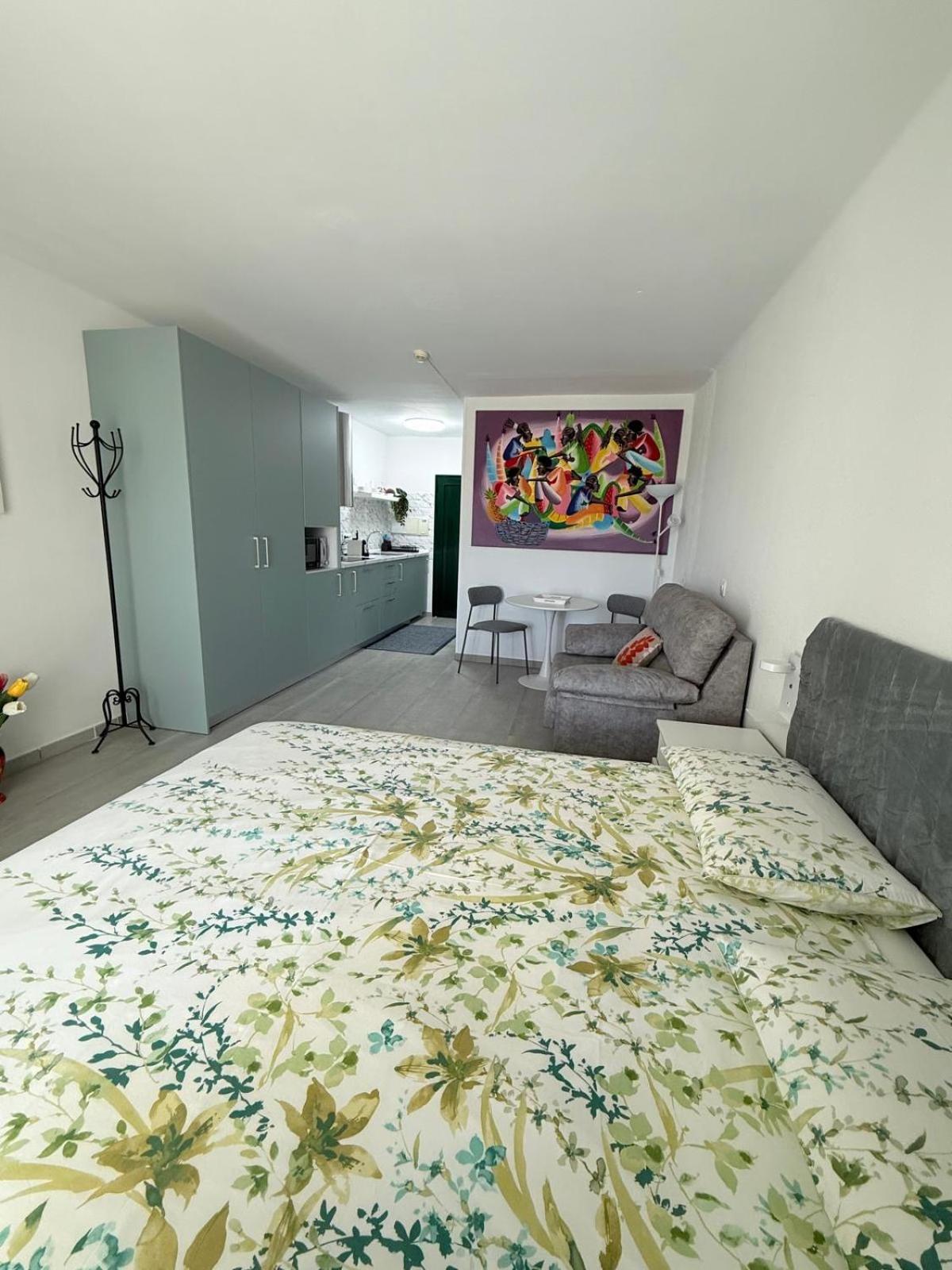 Al Sole Studios Residence Playa Roca Коста-Тегісе Екстер'єр фото