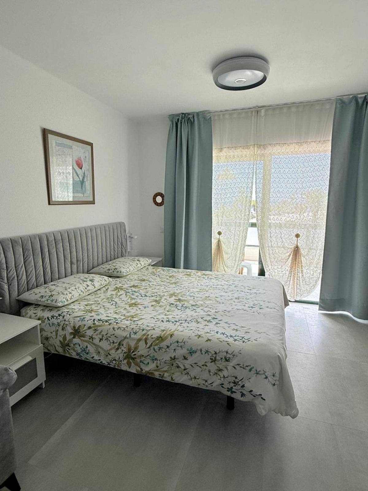 Al Sole Studios Residence Playa Roca Коста-Тегісе Екстер'єр фото