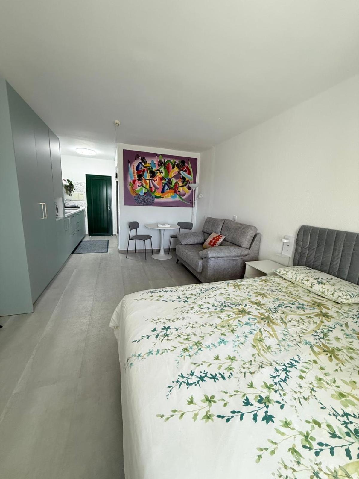 Al Sole Studios Residence Playa Roca Коста-Тегісе Екстер'єр фото